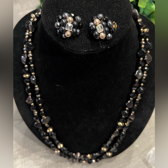 VINTAGE CHICOS/JAPAN NECKLACE & CLIP SET THAT IS CLASSY AND SOOO RICH 💕👏 - Picture 3 of 15